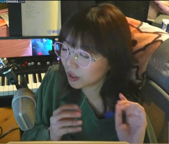 LilyPichu / onlysaber Meztelen OnlyFans  Kikerült fotó #308