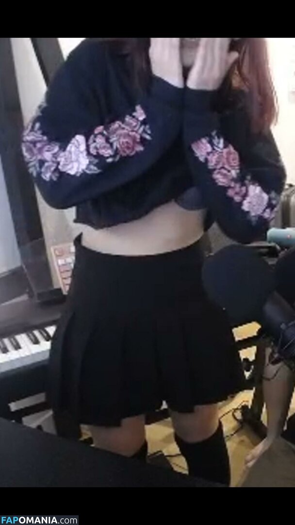 LilyPichu / onlysaber Meztelen OnlyFans  Kikerült fotó #390