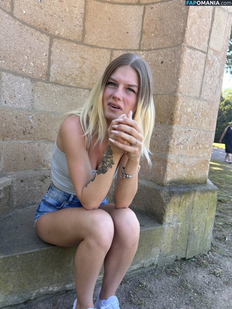 Lilyschote / lilyschote.official Meztelen OnlyFans  Kikerült fotó #2