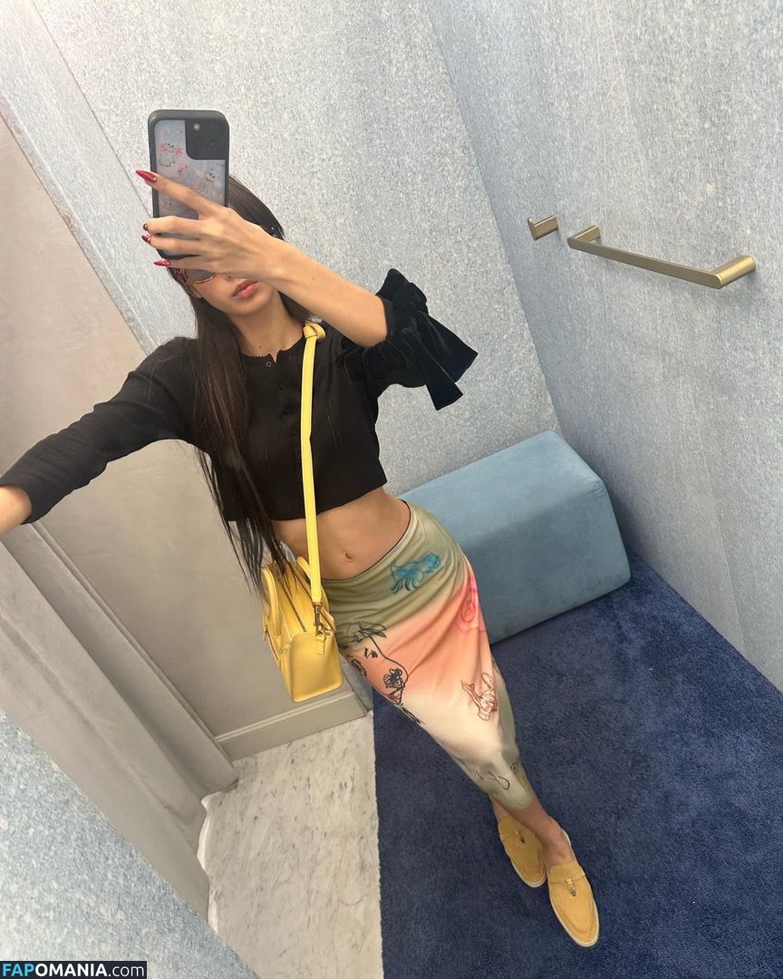 Blackpink / Lisa / lalalalisa_m / lisaamane Meztelen OnlyFans  Kikerült fotó #27