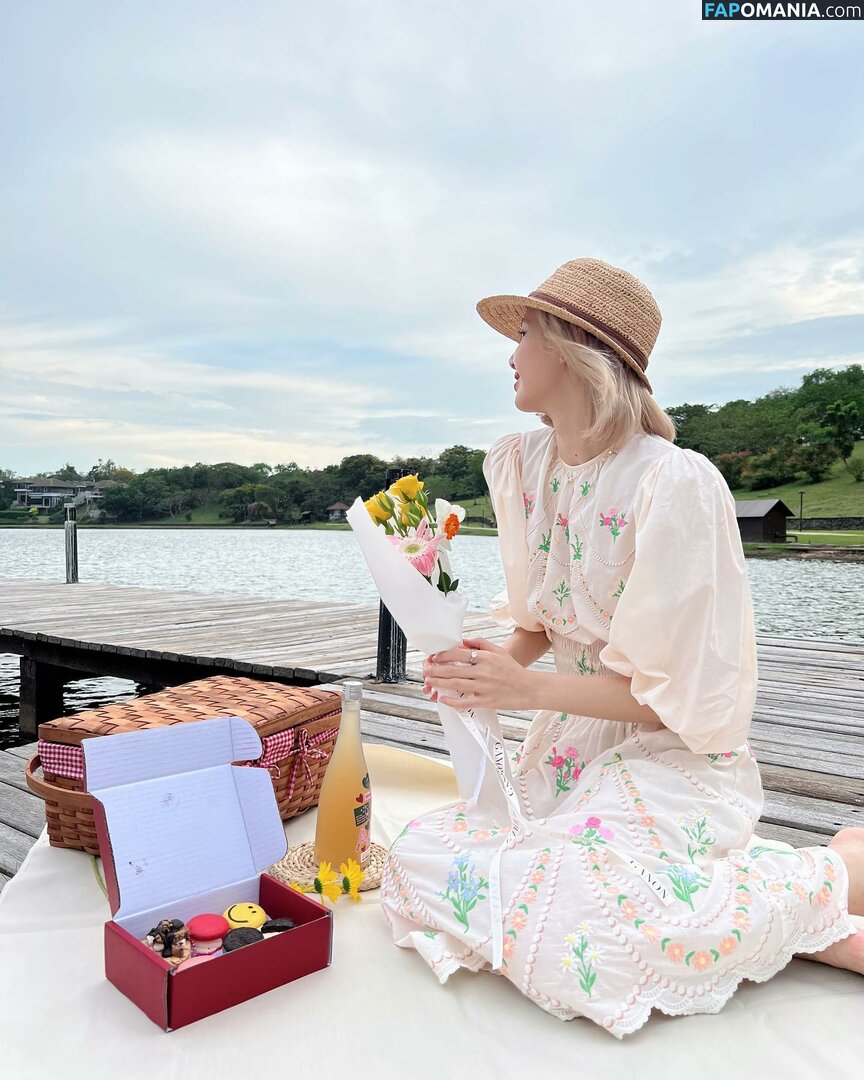 Blackpink / Lisa / lalalalisa_m / lisaamane Meztelen OnlyFans  Kikerült fotó #223