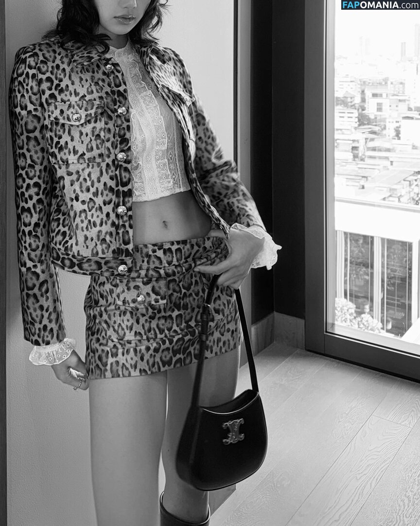 Blackpink / Lisa / lalalalisa_m / lisaamane Meztelen OnlyFans  Kikerült fotó #239