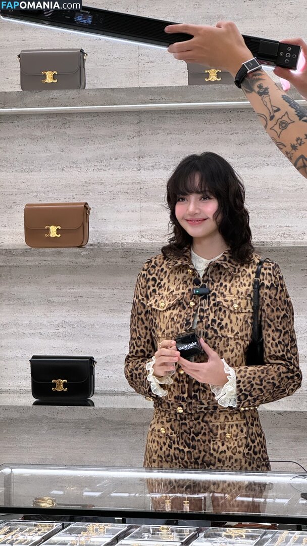 Blackpink / Lisa / lalalalisa_m / lisaamane Meztelen OnlyFans  Kikerült fotó #243