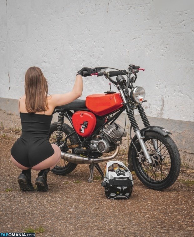 Lisamoto / lisaa.moto Meztelen OnlyFans  Kikerült fotó #25