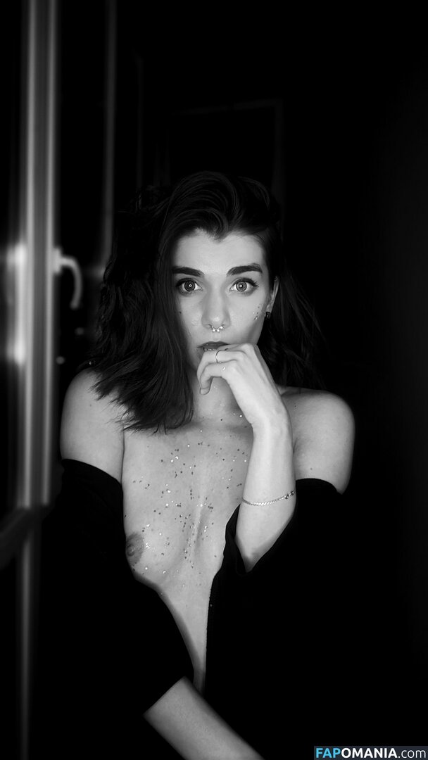 Little Satana / little.satana / s.satana_666 / tomnaya_satana Meztelen OnlyFans  Kikerült fotó #34