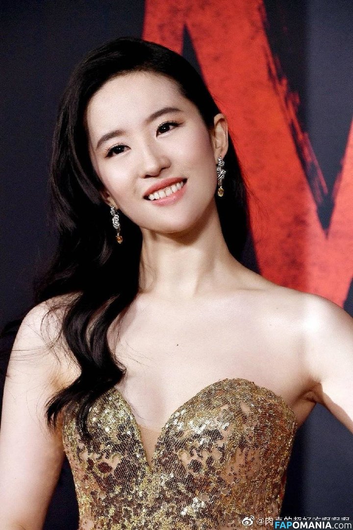 Liu Yifei / yifei_cc Meztelen OnlyFans  Kikerült fotó #9