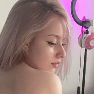 Lolabey_
