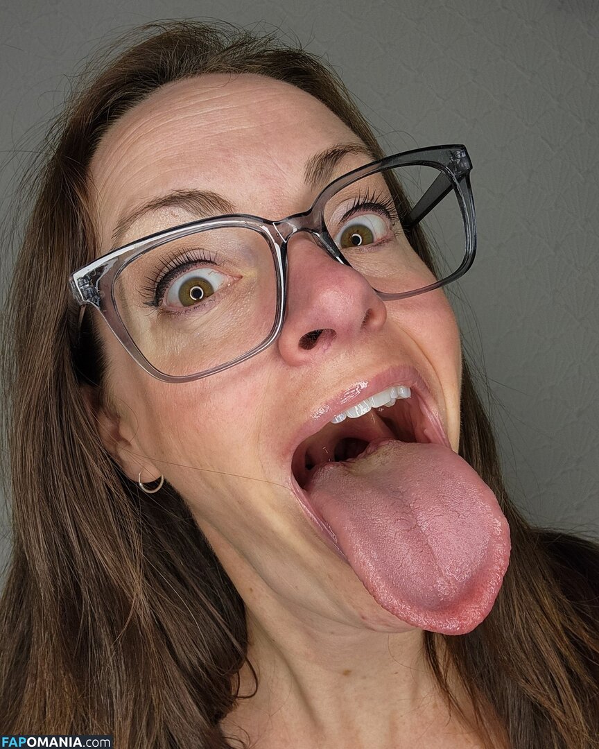 Long Tongue Fetish / _longtonguelewis / diqueentongue / longtonguelewis Meztelen OnlyFans  Kikerült fotó #312