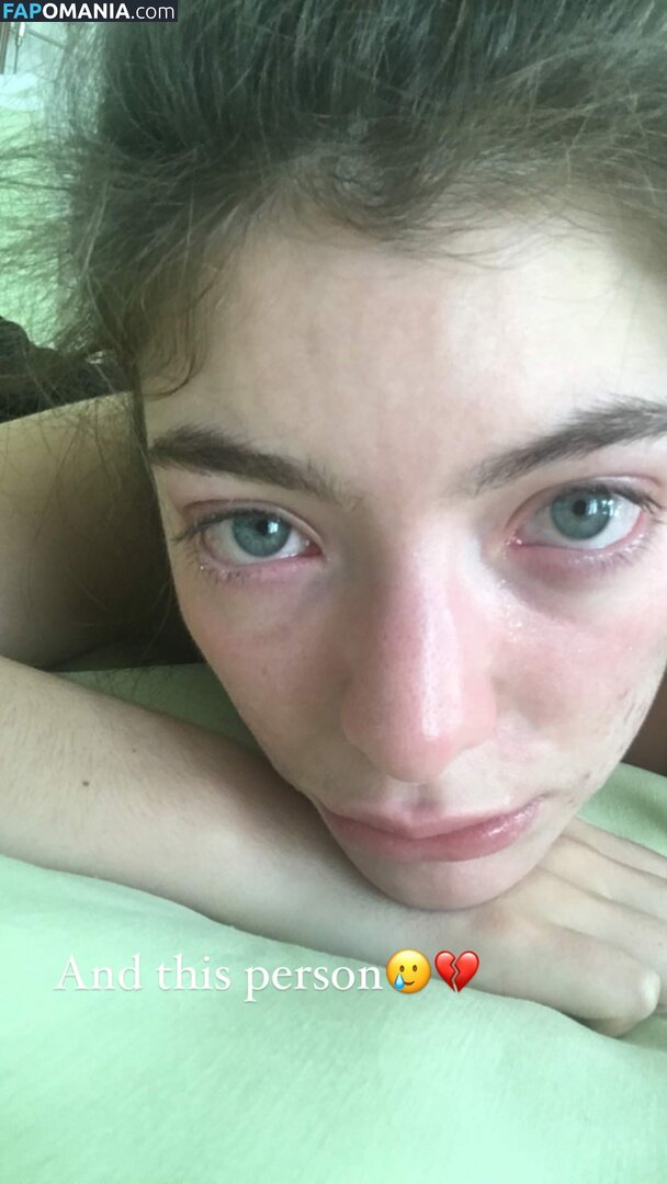 Lorde Meztelen OnlyFans  Kikerült fotó #1