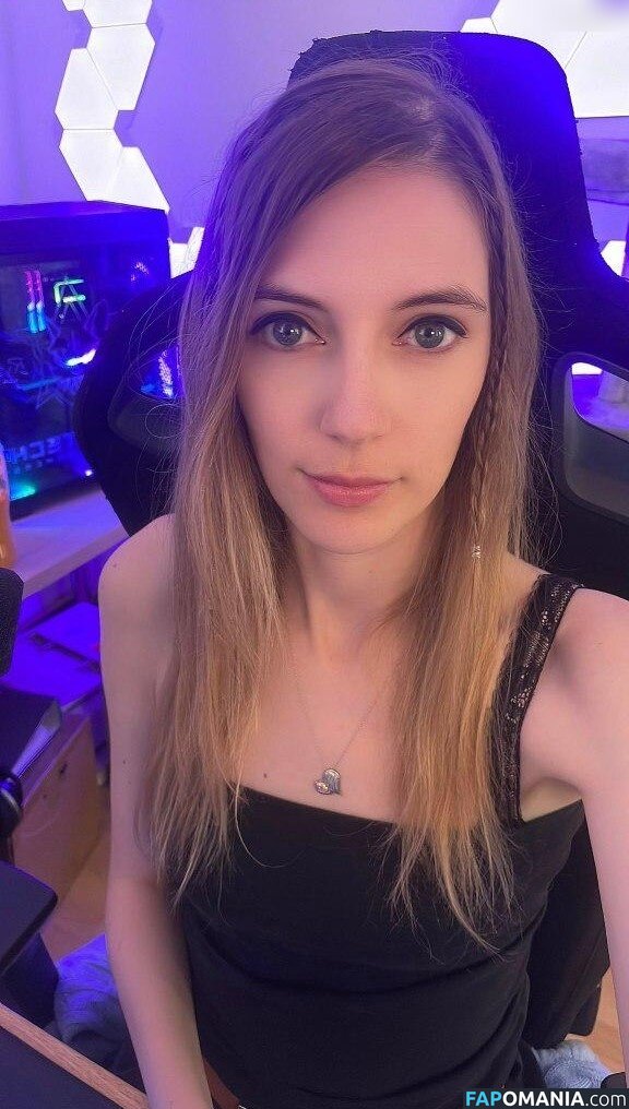 Lory / loorybbyg / vinoogeile Meztelen OnlyFans  Kikerült fotó #10