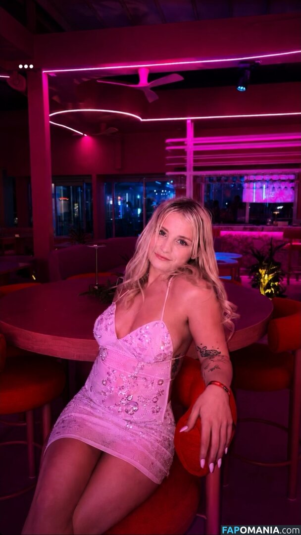 luceoliviaxo / lucyxoliviaa Meztelen OnlyFans  Kikerült fotó #9