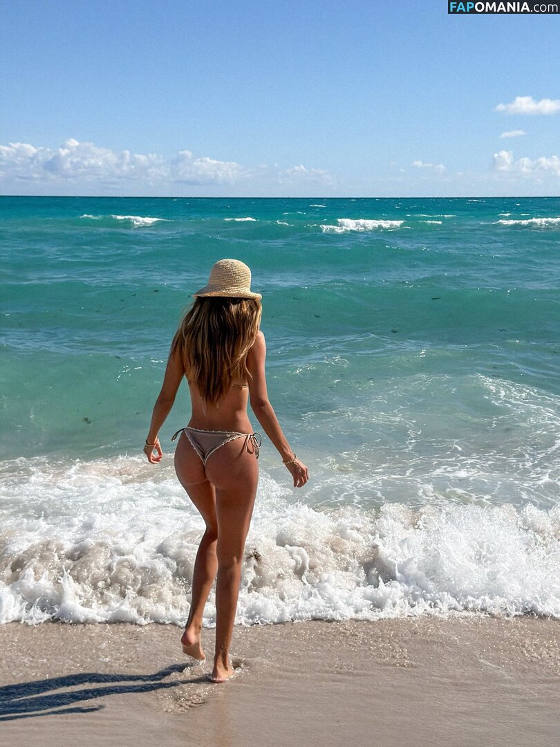 Luciana Fuster / https: / lucianafusterg Meztelen OnlyFans  Kikerült fotó #6