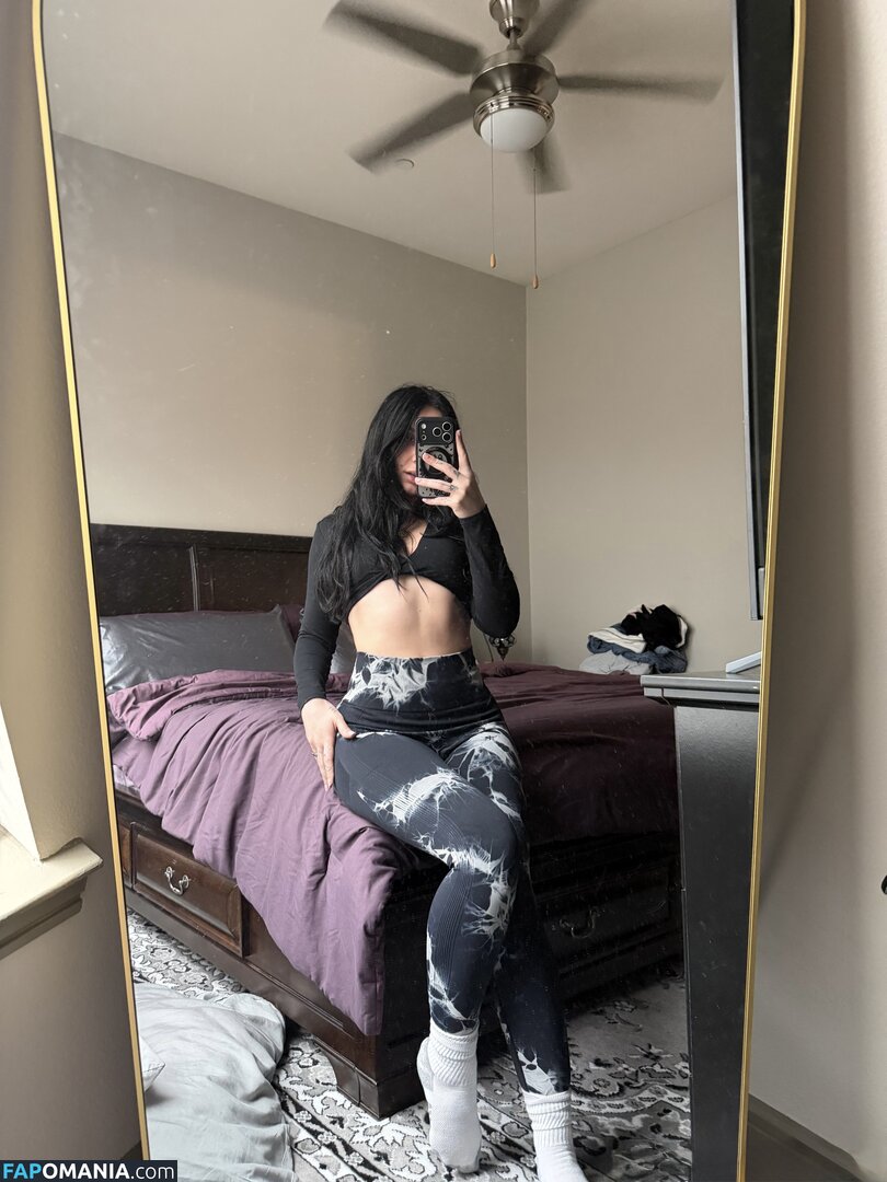 Lyndi / Lyndi__ / lindsayelizzabeth / lyndihassell Meztelen OnlyFans  Kikerült fotó #3