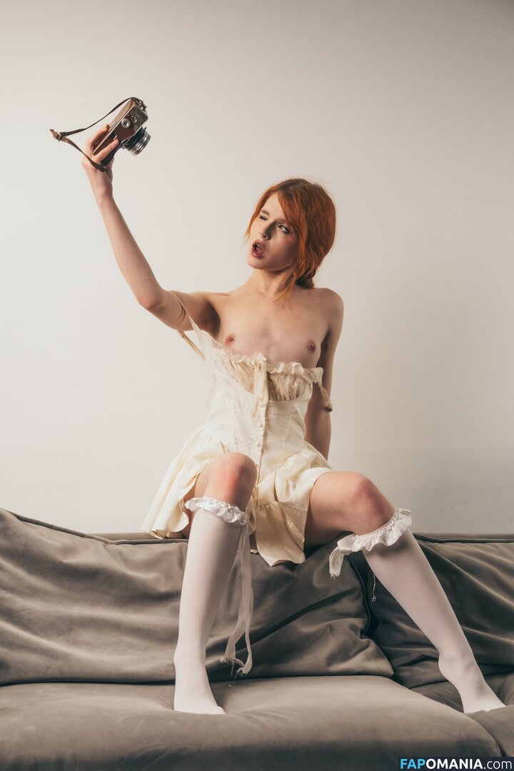 ellie_grau / m0llb / mamad0ll / mollb_cosplay Meztelen OnlyFans  Kikerült fotó #23