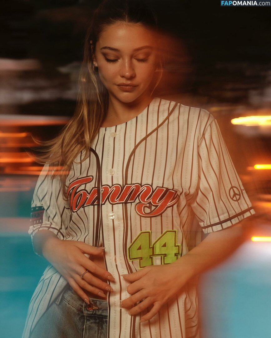 Madelyn Cline / madelyncline Meztelen OnlyFans  Kikerült fotó #215