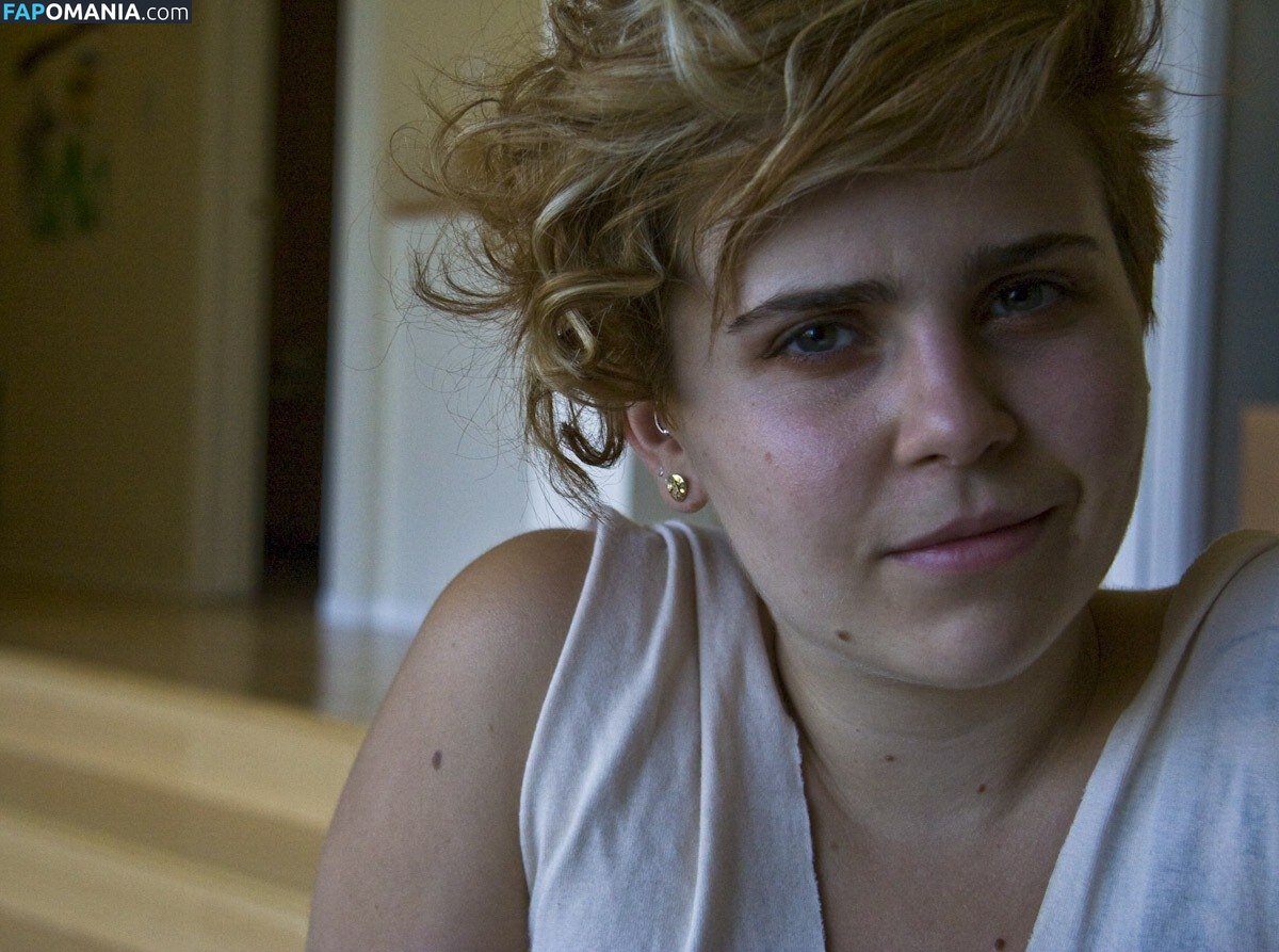 Mae Whitman / mistergarf Meztelen OnlyFans  Kikerült fotó #5