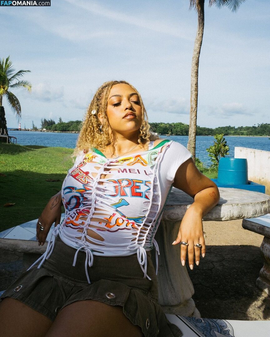 Mahalia Meztelen OnlyFans  Kikerült fotó #3