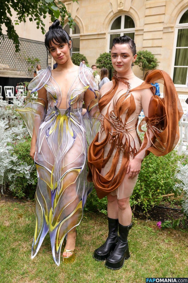 Maisie Williams Meztelen Kikerült fotó #21
