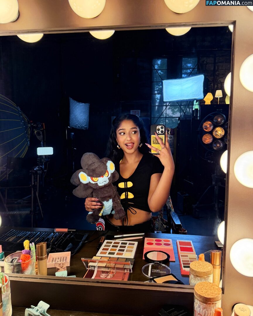 Maitreyi Ramakrishnan / maitreyiramakrishnan / ramakrishnannn Meztelen OnlyFans  Kikerült fotó #2