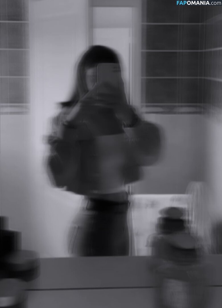 Maïna / _mmainaa_ Meztelen OnlyFans  Kikerült fotó #1