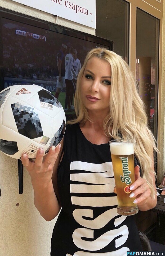 Mandity Izabella / mandityizabella / mandityizabella_fotomodell Meztelen OnlyFans  Kikerült fotó #1