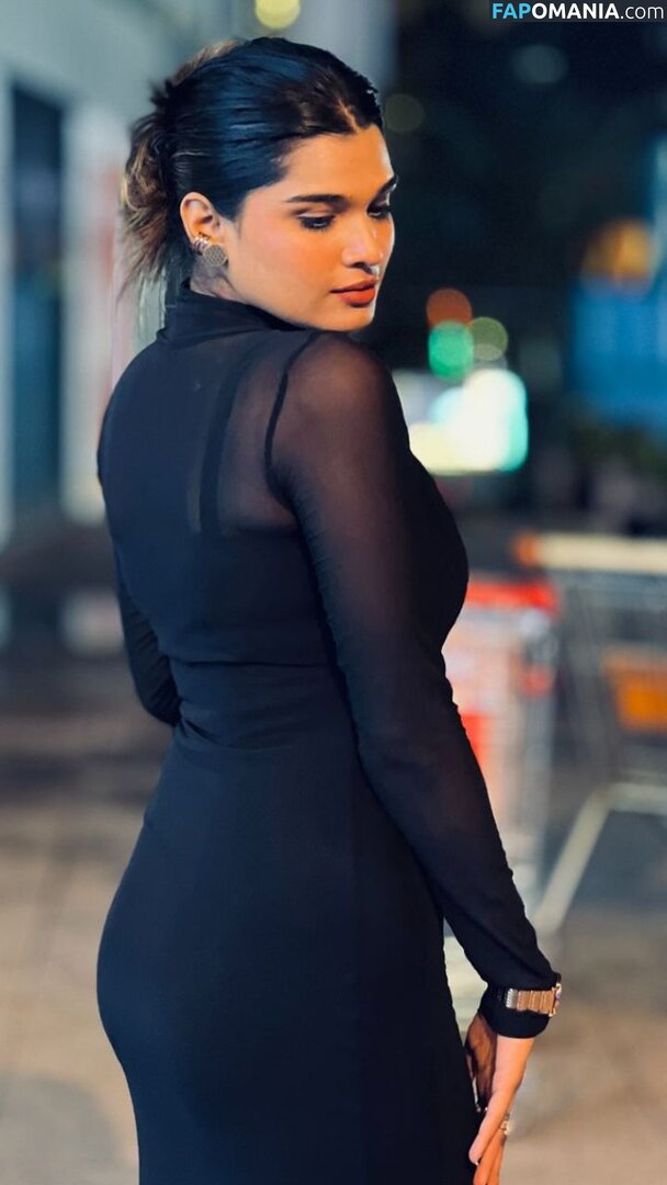 Mansi Suravase Meztelen OnlyFans  Kikerült fotó #2