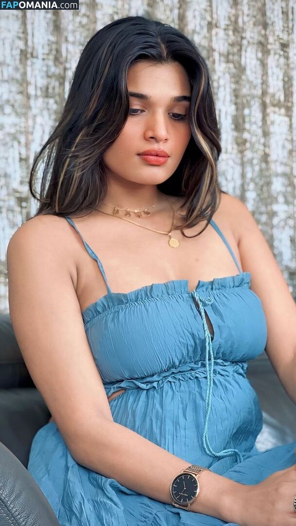 Mansi Suravase Meztelen OnlyFans  Kikerült fotó #3