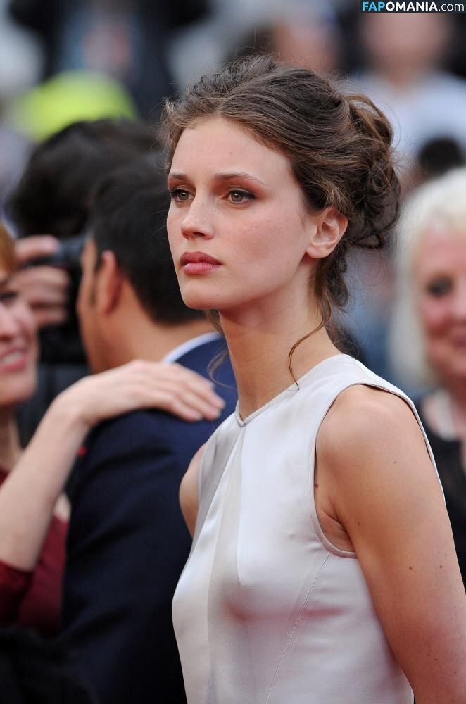 Marine Vacth / https: / marine_vacth / marinvacth Meztelen OnlyFans  Kikerült fotó #7