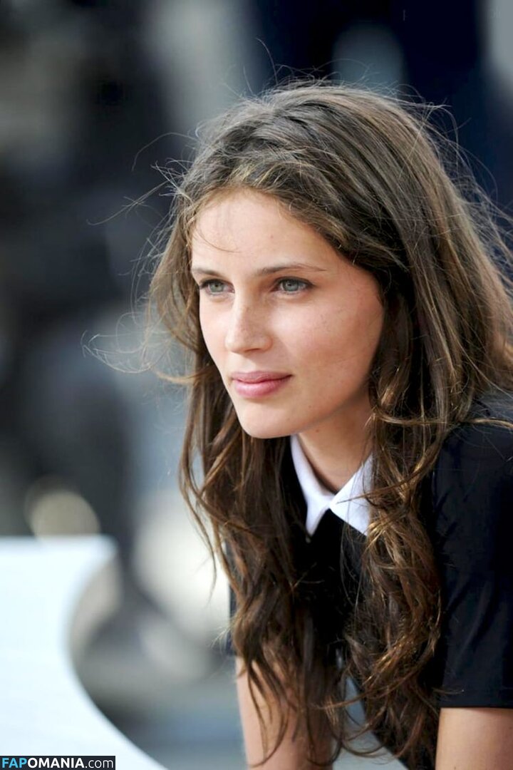 Marine Vacth / https: / marine_vacth / marinvacth Meztelen OnlyFans  Kikerült fotó #9