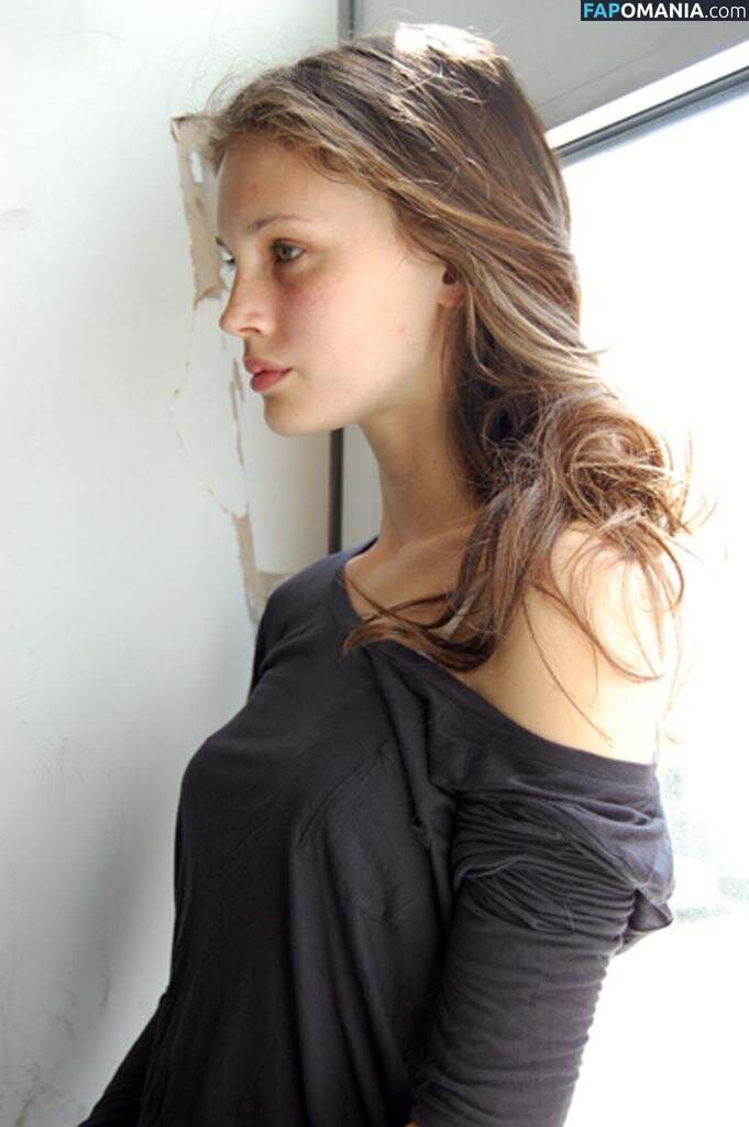 Marine Vacth / https: / marine_vacth / marinvacth Meztelen OnlyFans  Kikerült fotó #10
