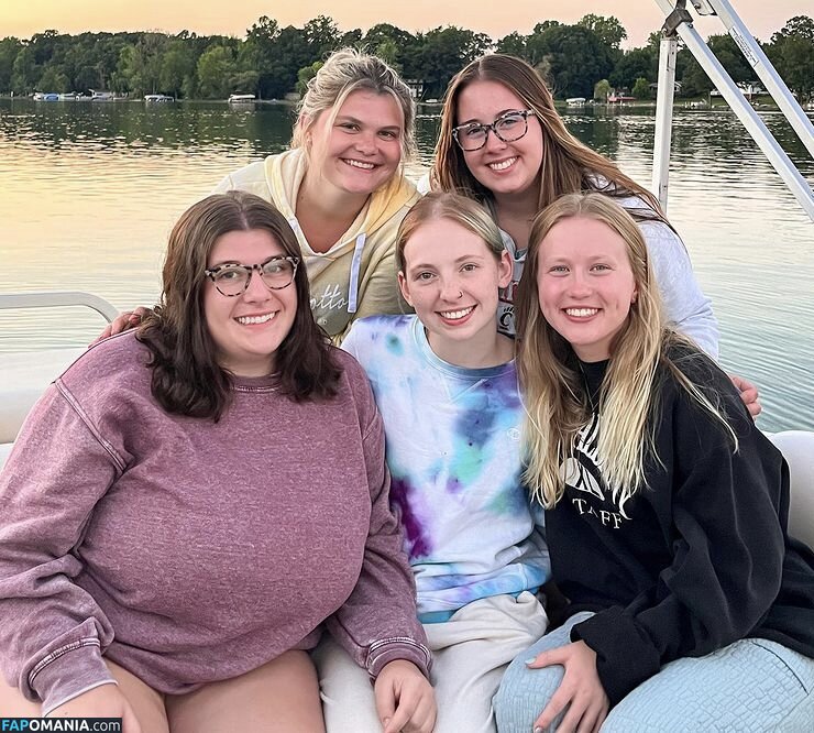 Maura / maurahiggins / pennyliciouss Meztelen OnlyFans  Kikerült fotó #6