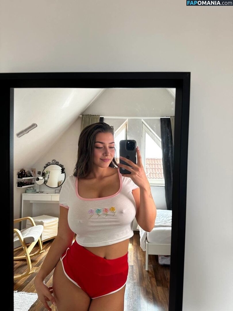 Maya Singer / Mayasinger19 / mayasinger / mayawithgcups Meztelen OnlyFans  Kikerült fotó #28