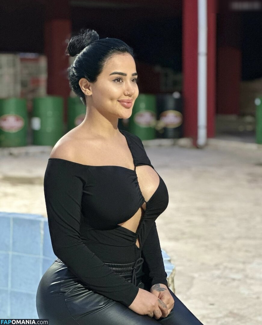 Melek Azad / melek.azd / melekazad Meztelen OnlyFans  Kikerült fotó #3