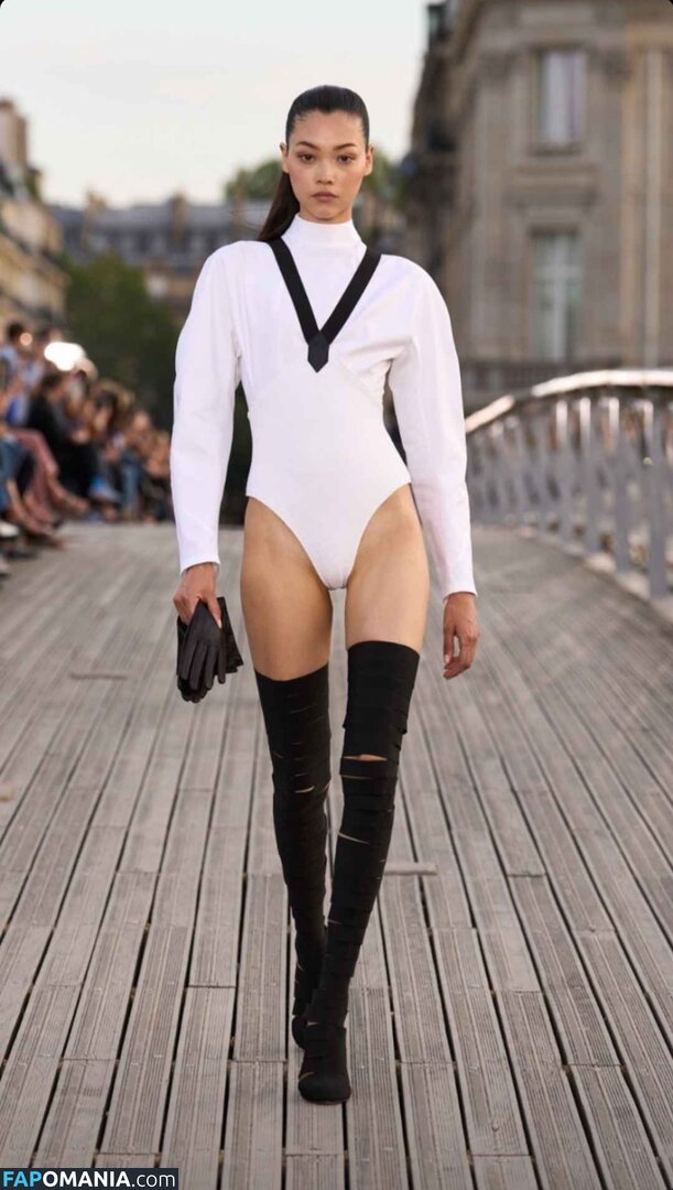 Mika Schneider / mikaschndr Meztelen OnlyFans  Kikerült fotó #1