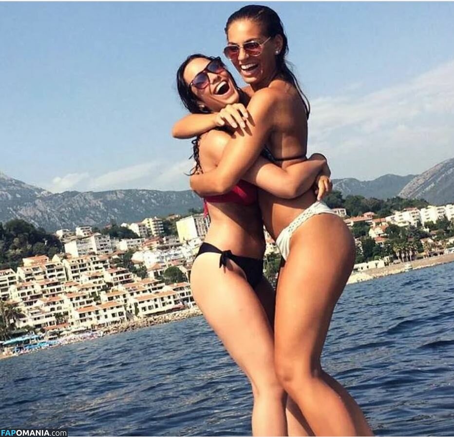 LM Reactions / LMreaction / Milena And Lola / milena.lola Meztelen OnlyFans  Kikerült fotó #77