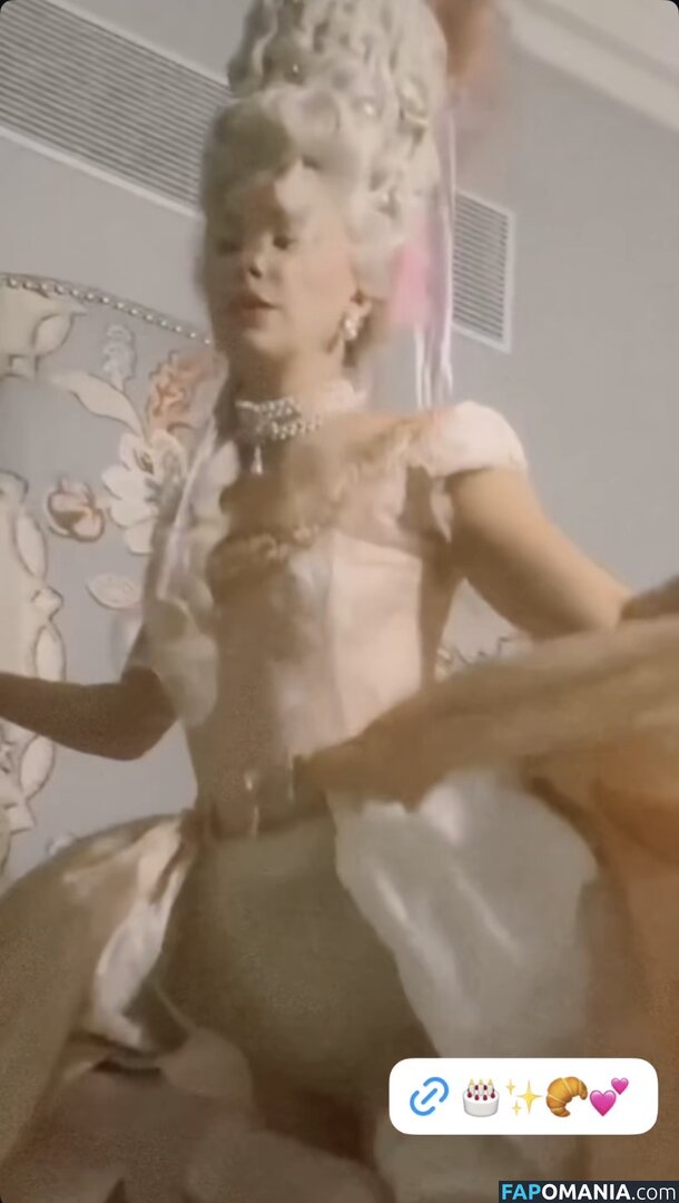 Millie Bobby Brown / milliebobbybrown Meztelen OnlyFans  Kikerült fotó #117