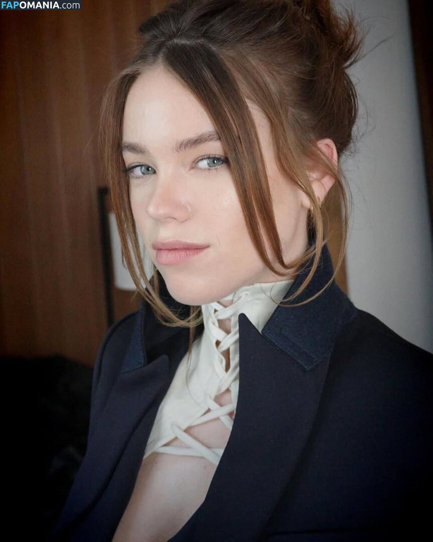 Milly Alcock / https: / millyalcock Meztelen OnlyFans  Kikerült fotó #313