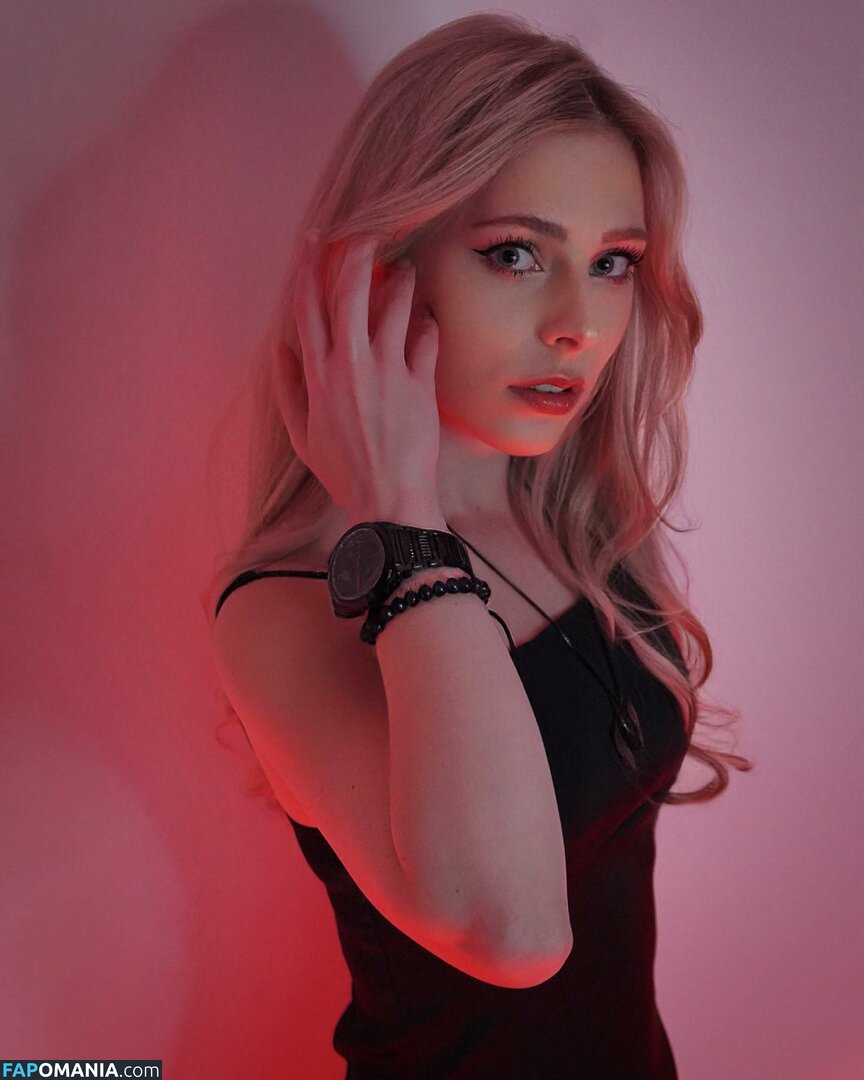 Milschbaum / Sonja / https: Meztelen OnlyFans  Kikerült fotó #1