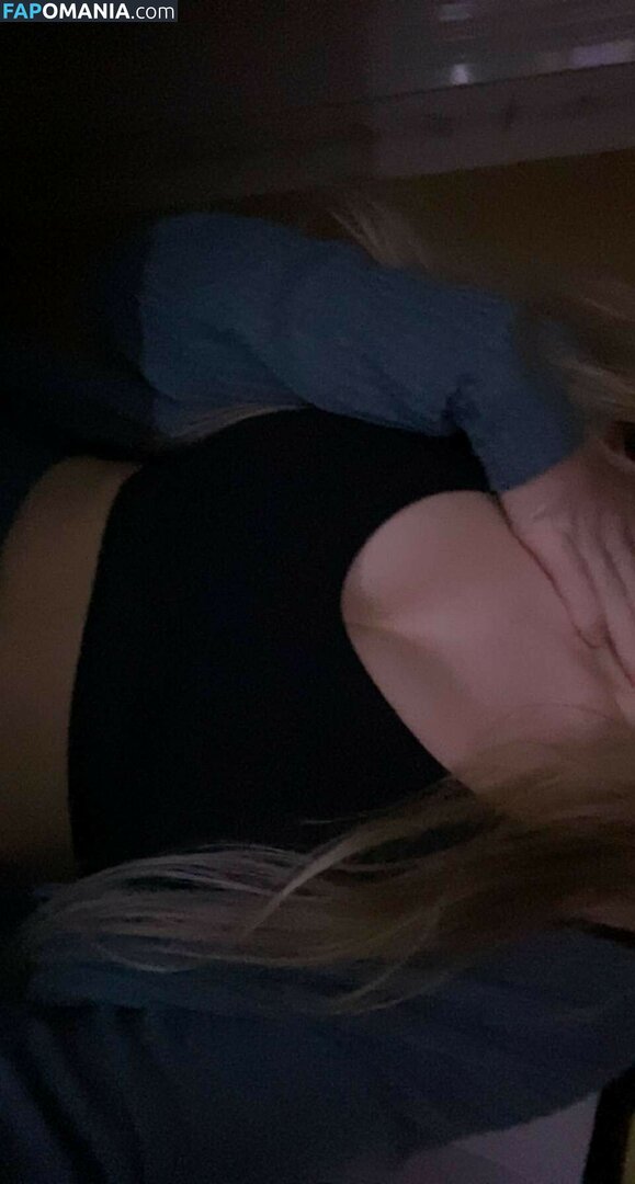 Mira Szalma / https: / mira.004 Meztelen OnlyFans  Kikerült fotó #4