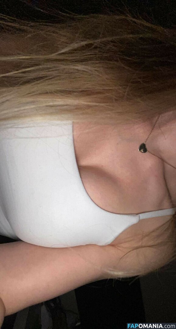 Mira Szalma / https: / mira.004 Meztelen OnlyFans  Kikerült fotó #7