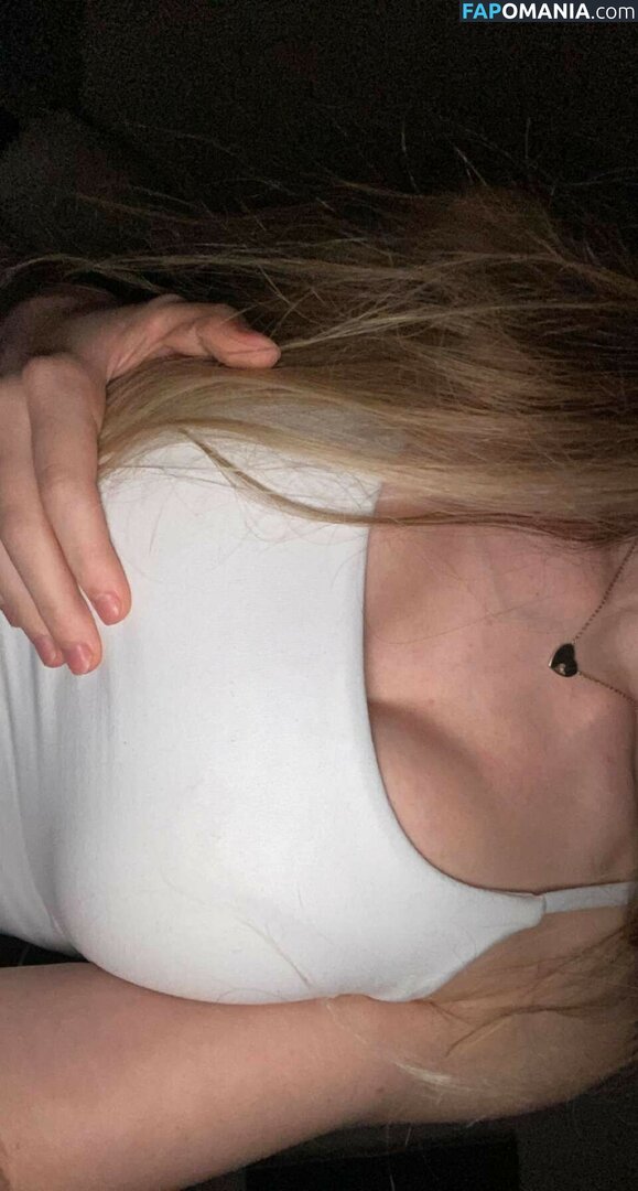 Mira Szalma / https: / mira.004 Meztelen OnlyFans  Kikerült fotó #8