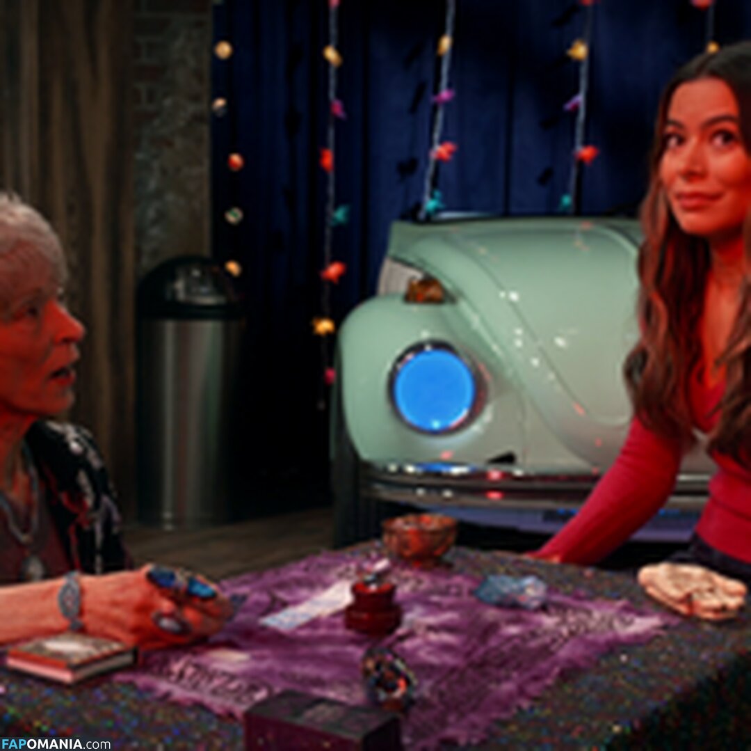 Miranda Cosgrove / MirandaCosgrove / onlyfanssz Meztelen OnlyFans  Kikerült fotó #159