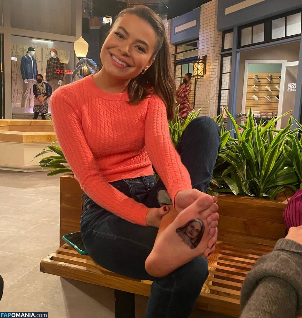 Miranda Cosgrove / MirandaCosgrove / onlyfanssz Meztelen OnlyFans  Kikerült fotó #460