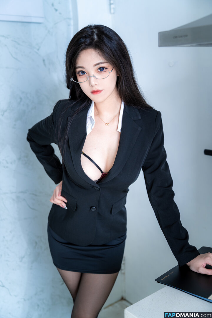 1357046erty / Mizhi_mao / mizhimaoqiu / mizhimiaoqiu / 蜜汁猫裘 Meztelen OnlyFans  Kikerült fotó #40