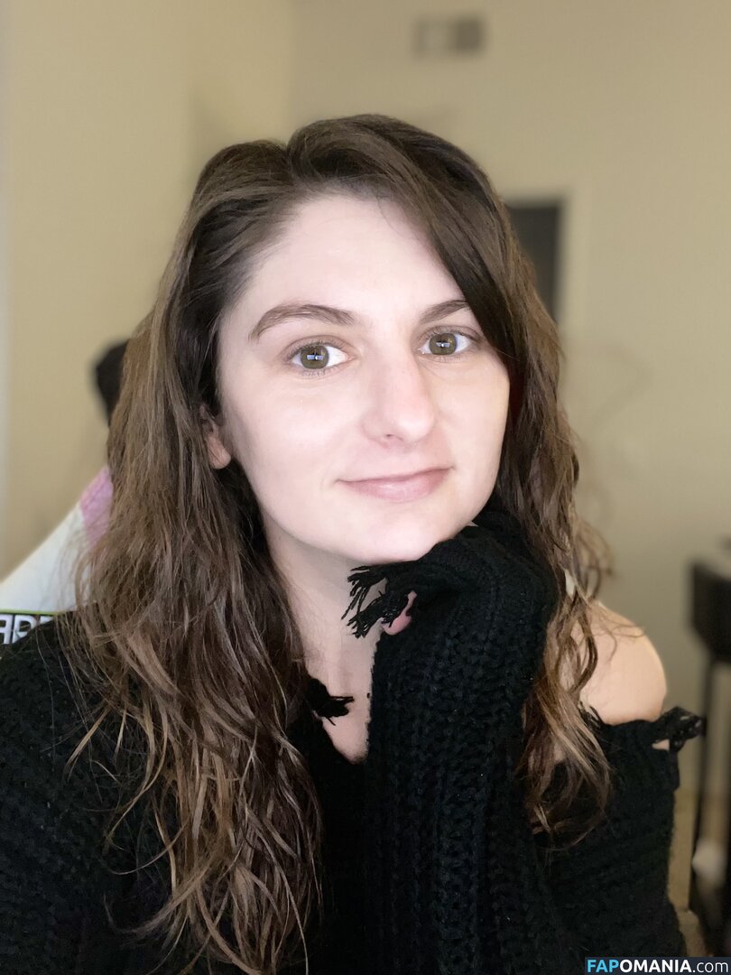 Molly / eggnogmademedoit / https: / m0llyp0ppins Meztelen OnlyFans  Kikerült fotó #3