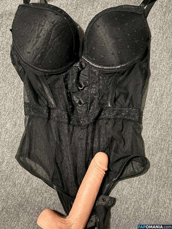 Molly / eggnogmademedoit / https: / m0llyp0ppins Meztelen OnlyFans  Kikerült fotó #32