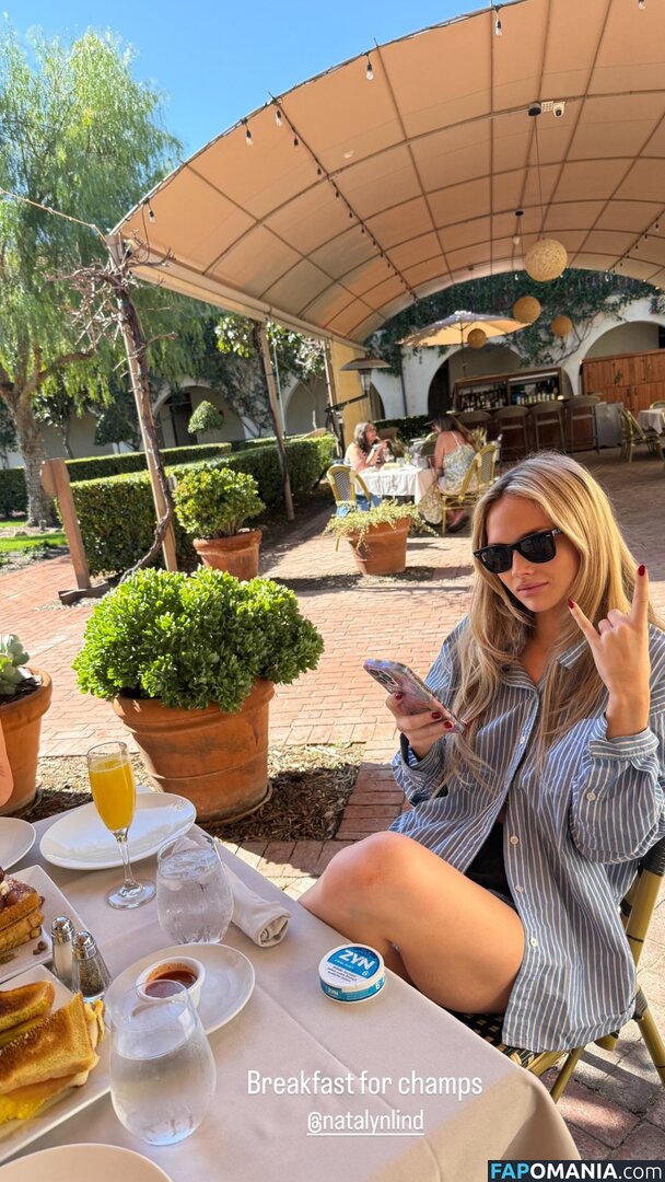 Natalie Alyn Lind / NatalieAlynLind / https: / natalynlind Meztelen OnlyFans  Kikerült fotó #484