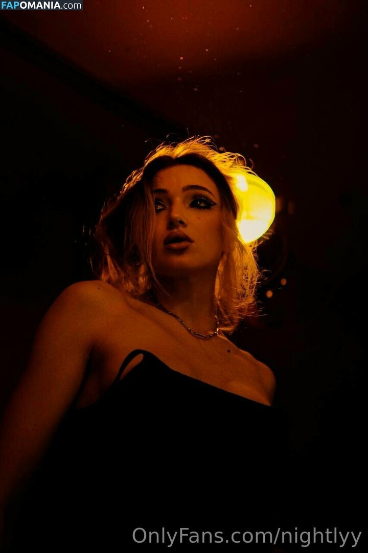 elara_moonq / nightly / nightlyy Meztelen OnlyFans  Kikerült fotó #2