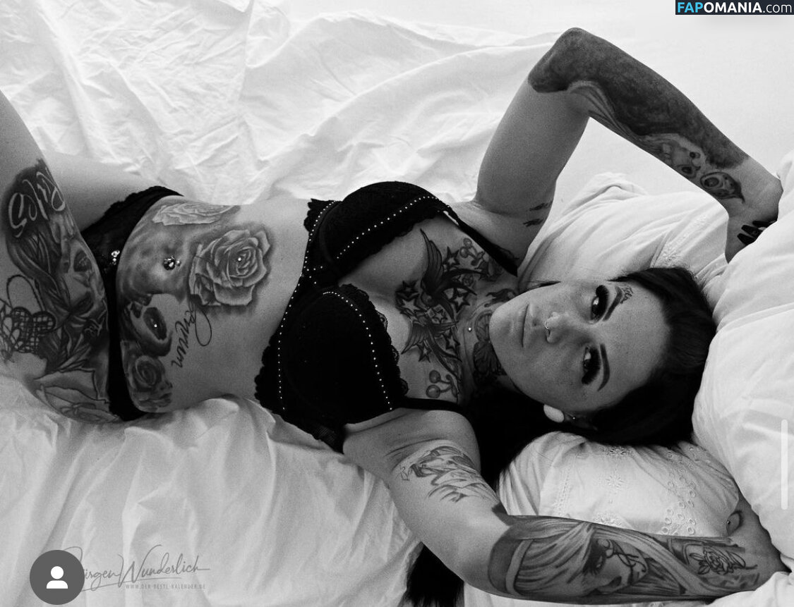 Nine Dienchen / nine_dinchen_official / ninedinchen Meztelen OnlyFans  Kikerült fotó #7