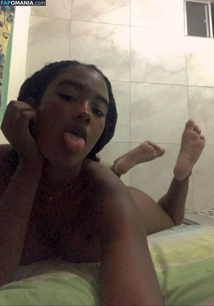 ninfetinha vih / ninfetinhavivi / ninnidavid / shygirlfromeurope Meztelen OnlyFans  Kikerült fotó #4